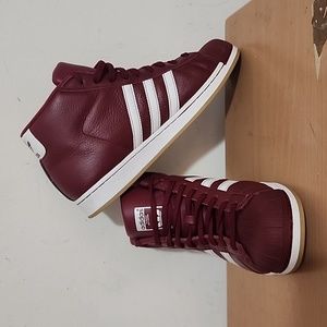 Mens Adidas Original Pro Model size 10 Collegiate Burgundy, white with Gum sole.